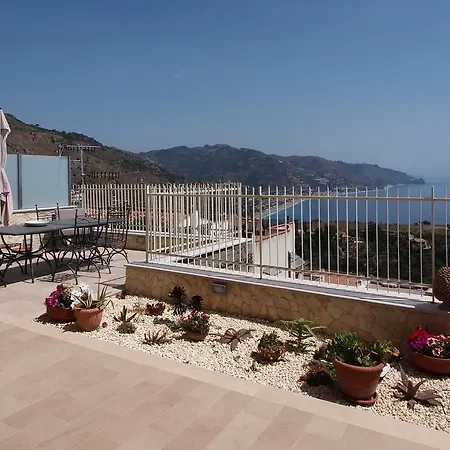 Villa Le - *
