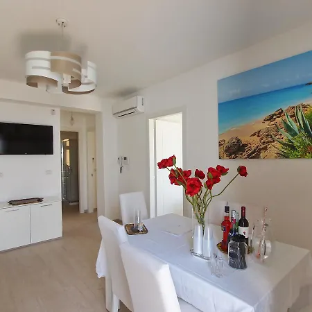 Villa Le - *