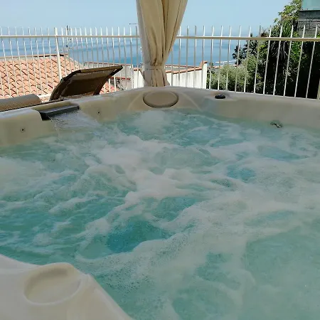 Le - * Taormina