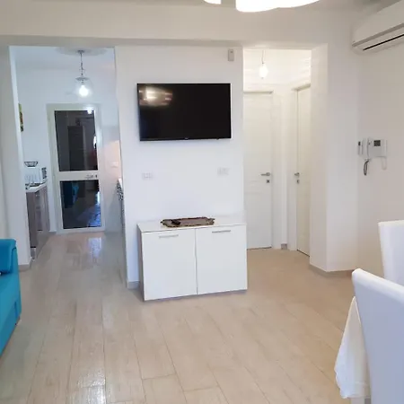 Villa Le - *